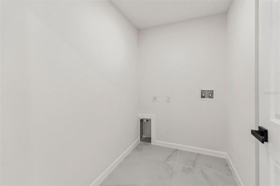 Spacious, unfurnished interior of a new home in , Avon Park (Image 15).