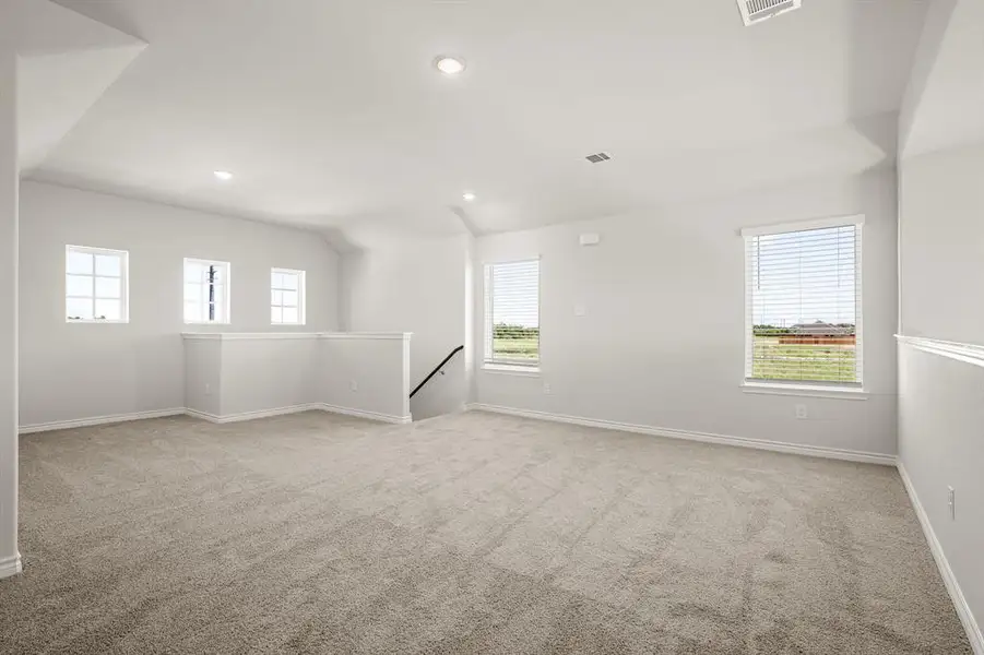 Spacious, unfurnished interior of a new home in Rocky Creek Crossing, Fort Worth (Image 14).