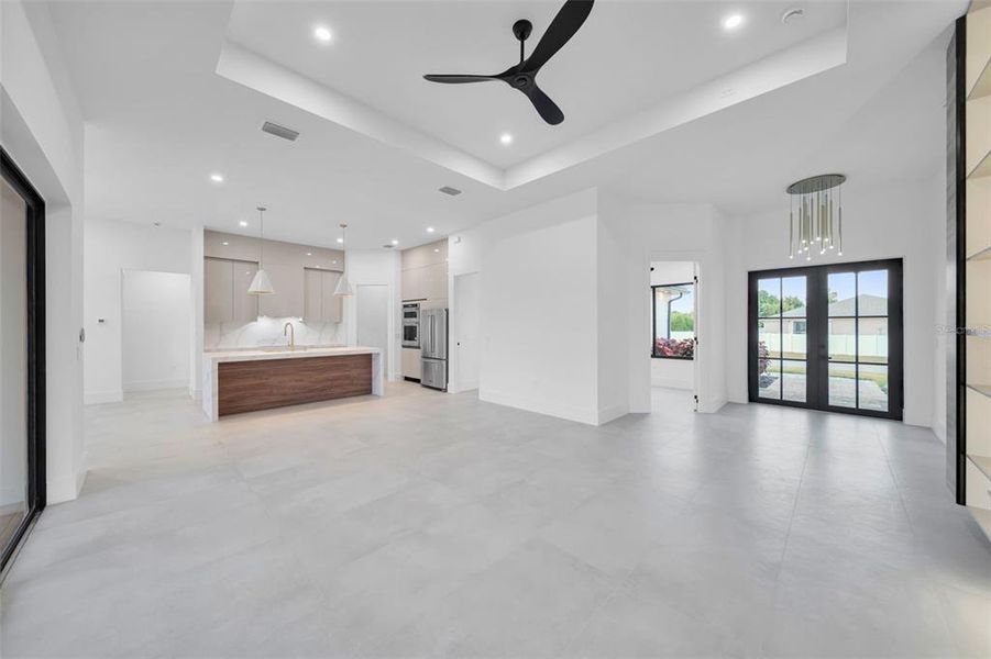 Spacious, unfurnished interior of a new home in , Cape Coral (Image 50).