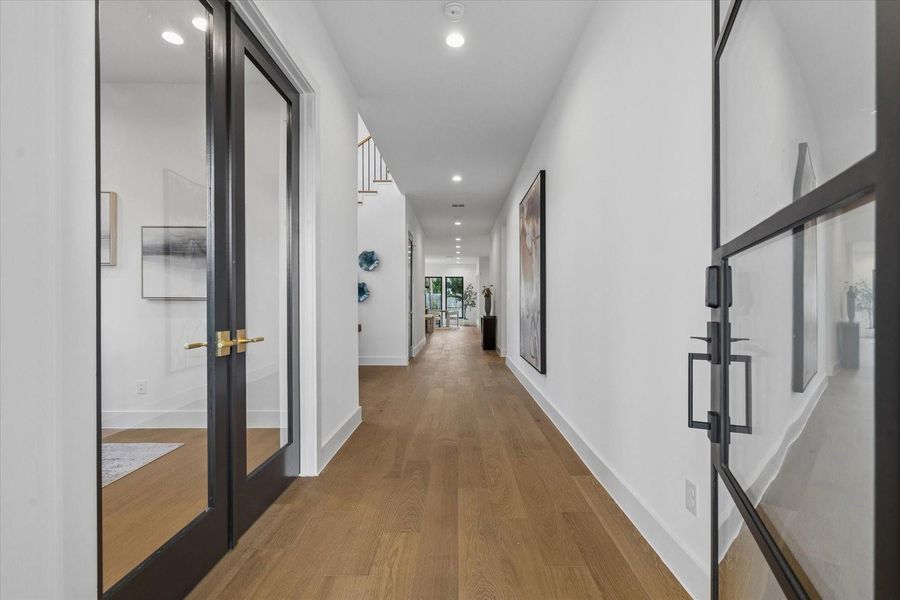 Spacious, unfurnished interior of a new home in , Houston (Image 23).