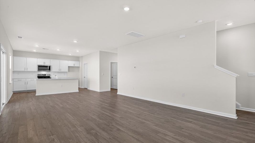 Spacious, unfurnished interior of a new home in Martin Farms, Aberdeen (Image 18).