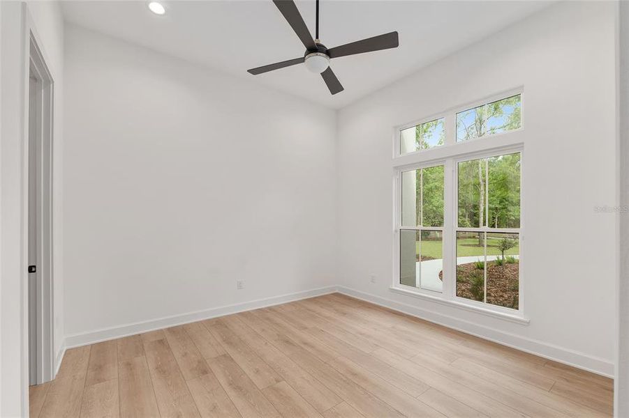 Spacious, unfurnished interior of a new home in , Gainesville (Image 23).