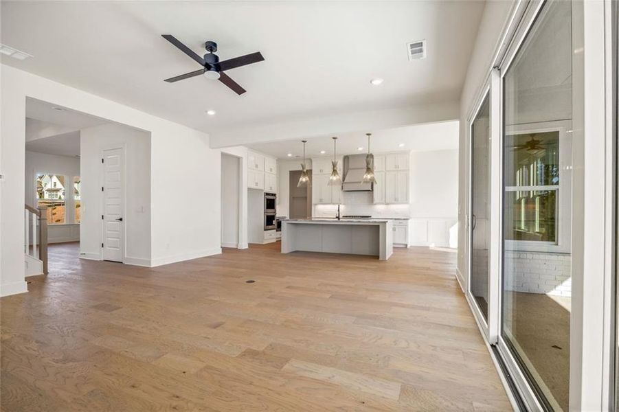 Spacious, unfurnished interior of a new home in Long Hollow Landing, Gainesville (Image 41).