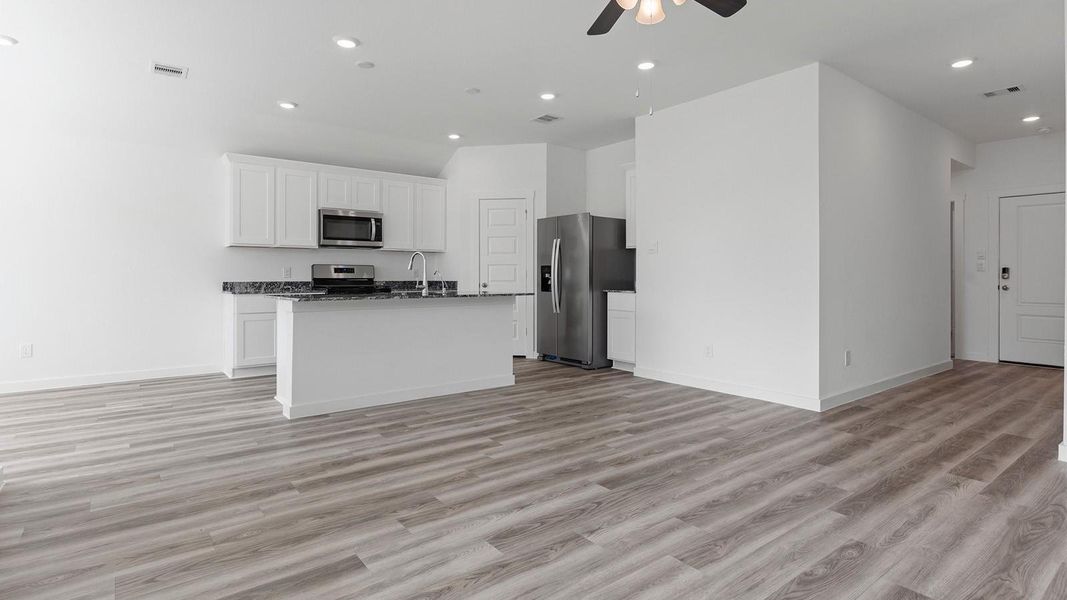 Spacious, unfurnished interior of a new home in Caldwell Crossing, Iowa Colony (Image 15). Spacious, unfurnished interior of a new home in Caldwell Crossing, Iowa Colony (Image 15).