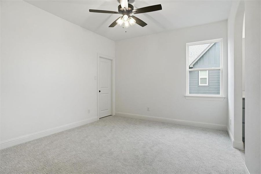 Spacious, unfurnished interior of a new home in , Aledo (Image 18).