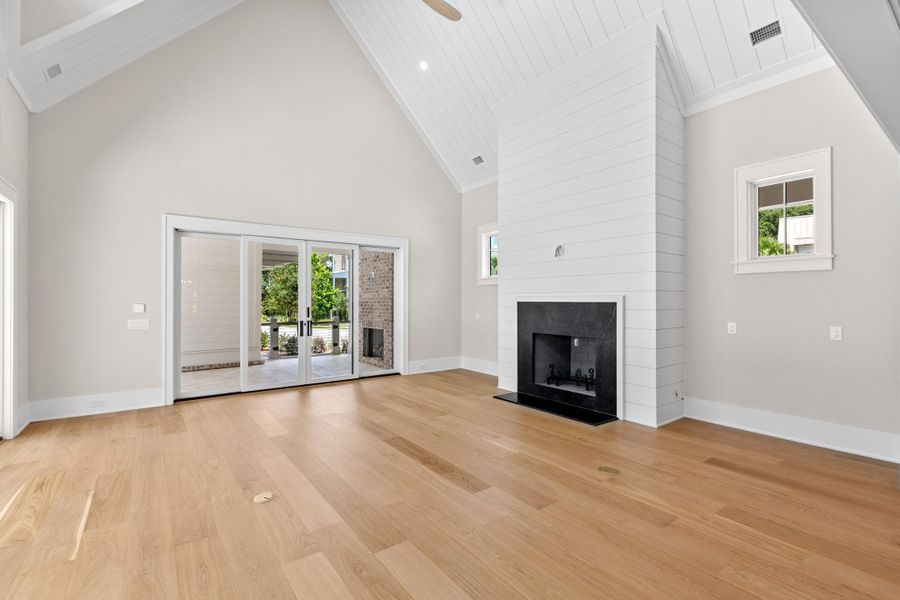 Spacious, unfurnished interior of a new home in , Charleston (Image 55).