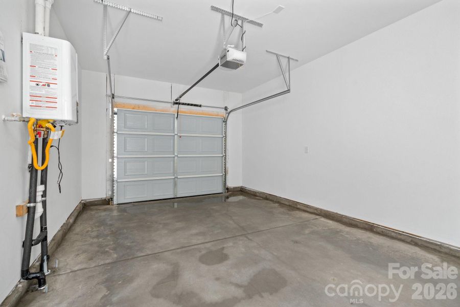 Spacious, unfurnished interior of a new home in , Asheville (Image 16).