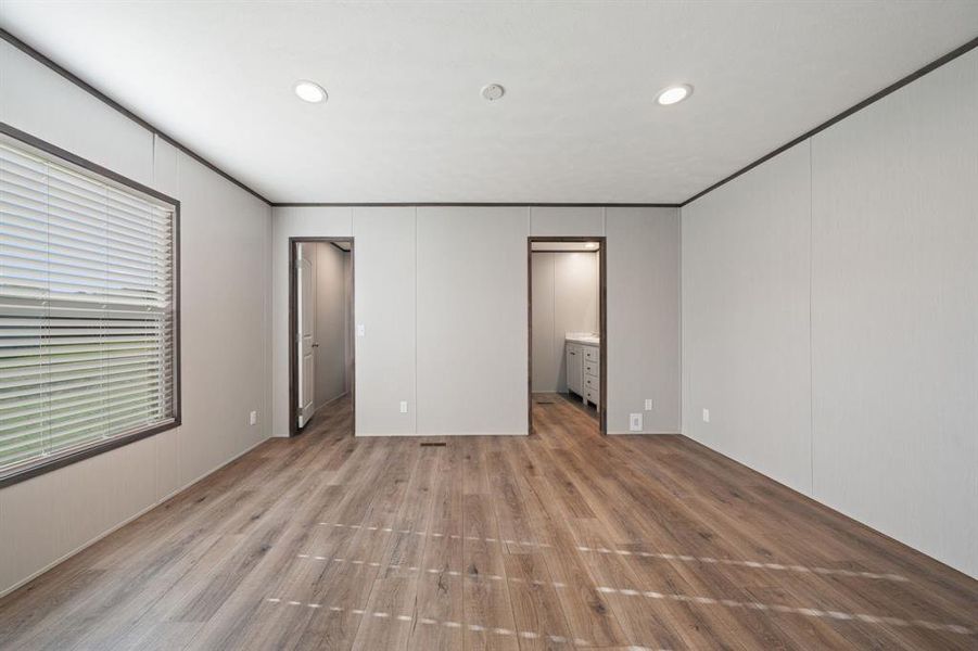 Spacious, unfurnished interior of a new home in , Gun Barrel City (Image 12).
