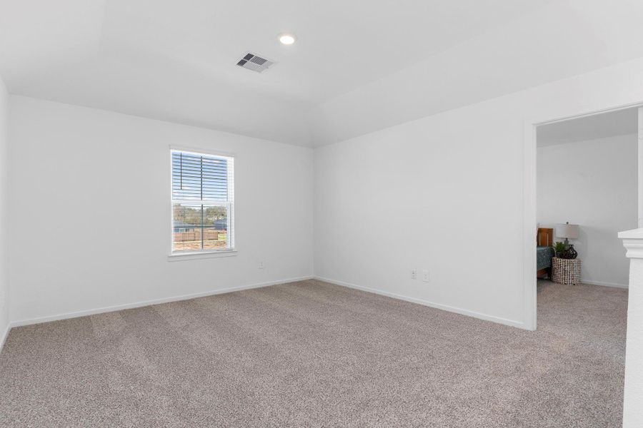 Spacious, unfurnished interior of a new home in Holly Ridge, Rosenberg (Image 23).