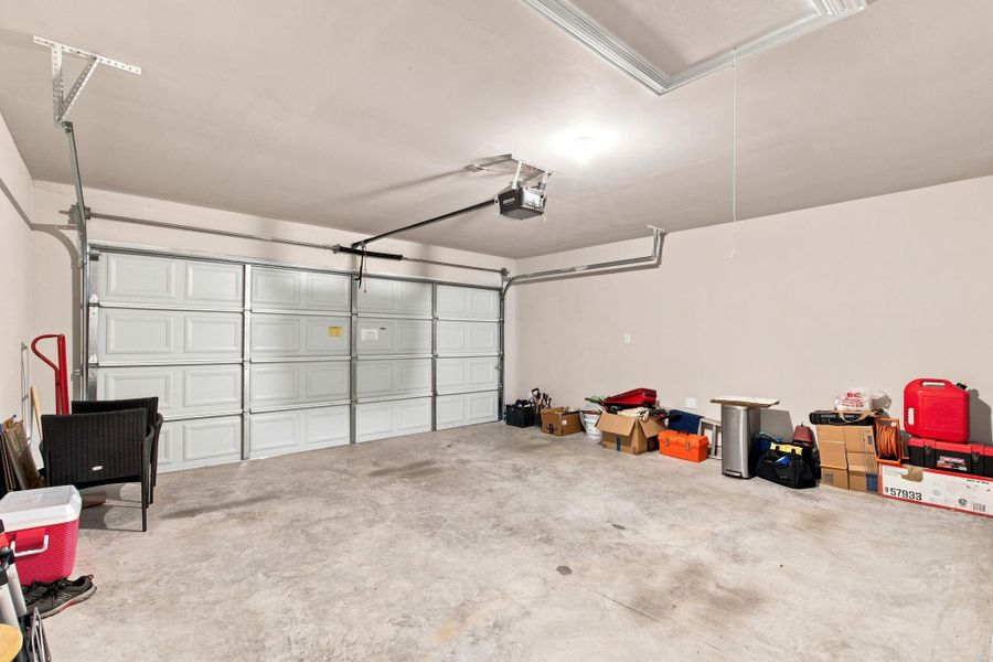 Spacious, unfurnished interior of a new home in , Rosharon (Image 12). Spacious, unfurnished interior of a new home in , Rosharon (Image 12).