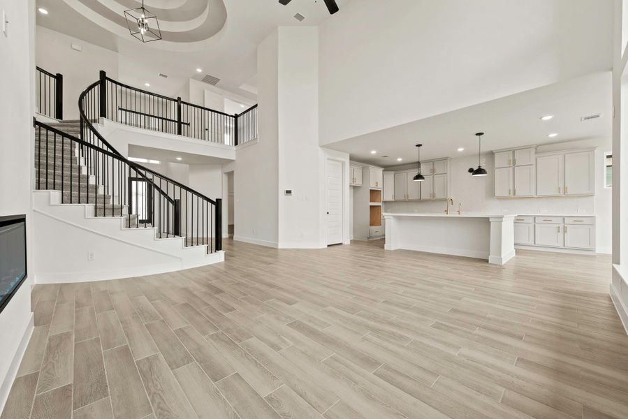 Representative image. Features, specifications, selections and colors may vary. Representative image. Features, specifications, selections and colors may vary.