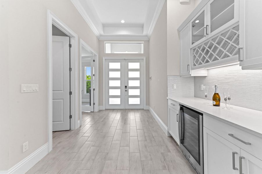 Spacious, unfurnished interior of a new home in Belterra, Port St. Lucie (Image 24).