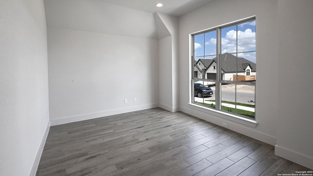 Spacious, unfurnished interior of a new home in Cibolo Valley Heights 65', Cibolo (Image 24).