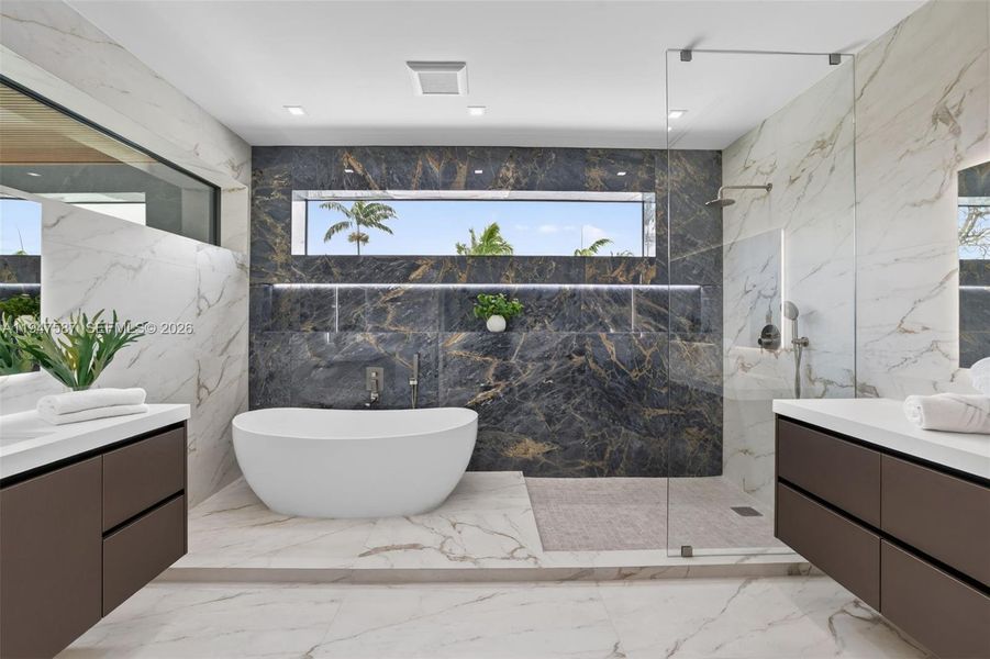 Furnished interior view inside a new home in , Fort Lauderdale (Image 71).