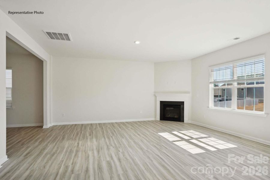 Spacious, unfurnished interior of a new home in Granite Falls, Lancaster (Image 31).