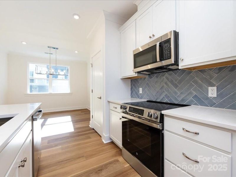 Furnished interior view inside a new home in Context at Oakhurst, Charlotte (Image 3). Furnished interior view inside a new home in Context at Oakhurst, Charlotte (Image 3).