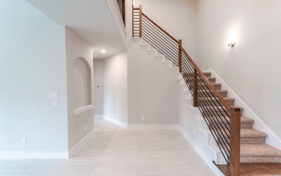 Spacious, unfurnished interior of a new home in Arcadia Ridge, San Antonio (Image 20).