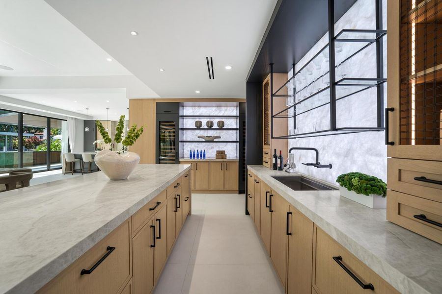 _LG10442-MLS _LG10442-MLS