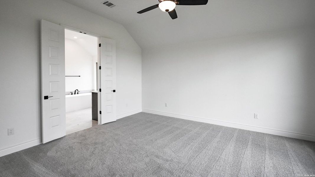 Spacious, unfurnished interior of a new home in Legacy at Lake Dunlap, New Braunfels (Image 25).