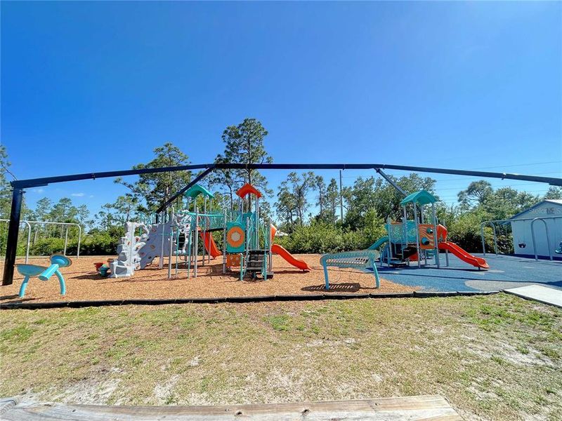 Community amenities in Deep Creek, Punta Gorda (Image 26).