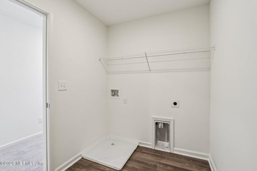 Spacious, unfurnished interior of a new home in Park Grove, Jacksonville (Image 15).