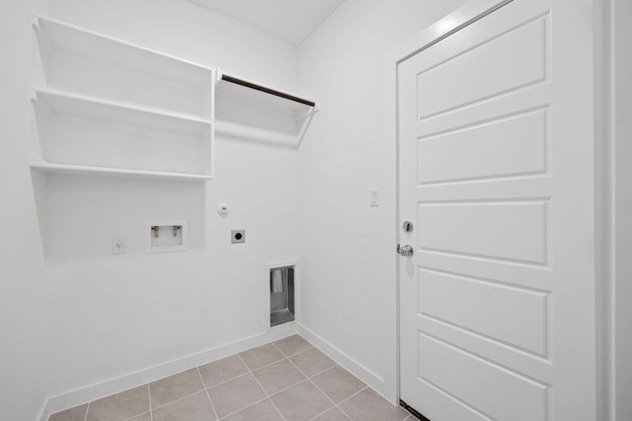 Spacious, unfurnished interior of a new home in Provence - 60', Austin (Image 14). Spacious, unfurnished interior of a new home in Provence - 60', Austin (Image 14).