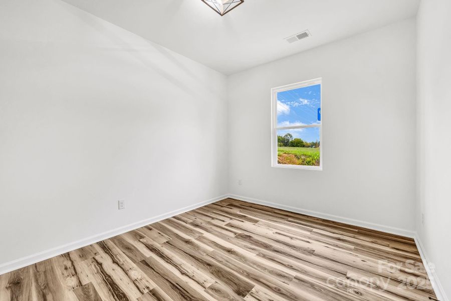 Spacious, unfurnished interior of a new home in , Shelby (Image 26).