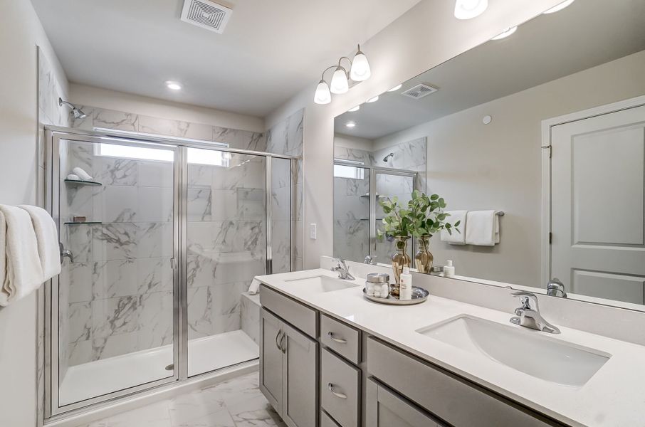 Photo representation of the Adriana plan. Colors, finishes and options will vary.