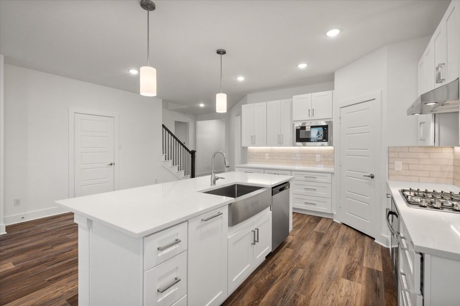 Furnished interior view inside a new home in Heritage Towne, Midlothian (Image 8).