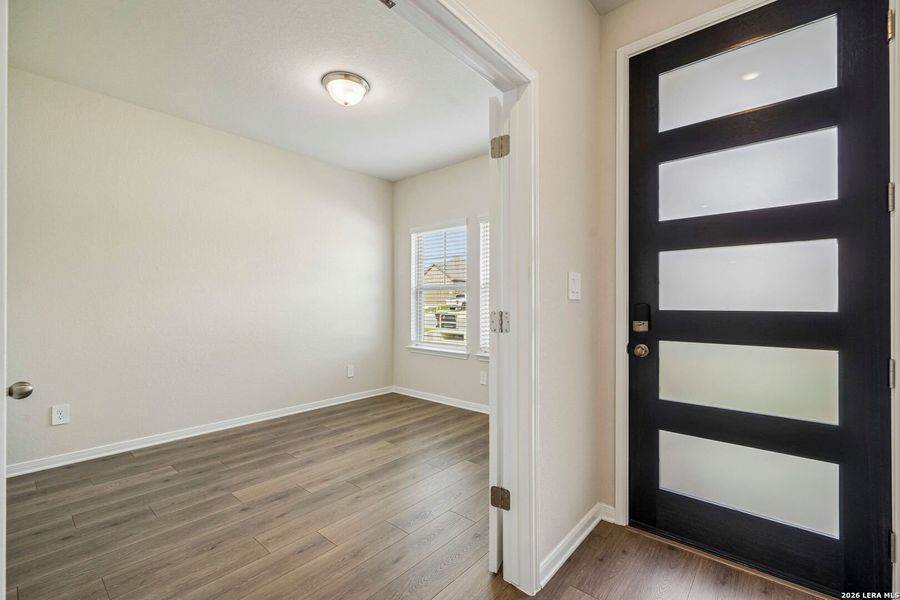 Spacious, unfurnished interior of a new home in Arcadia Ridge - Premier Series, San Antonio (Image 35).