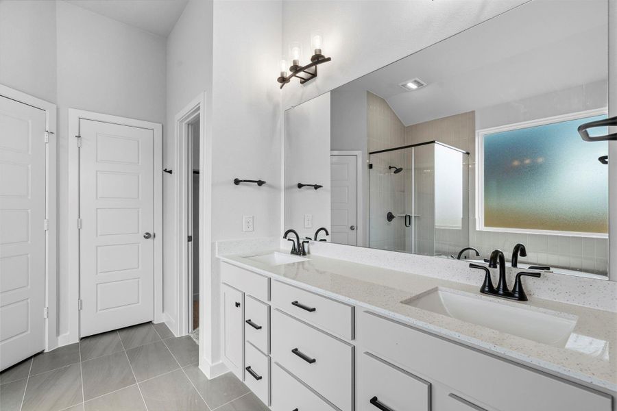 Furnished interior view inside a new home in Sienna 45', 50', Missouri City (Image 10).