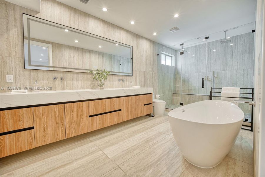 Furnished interior view inside a new home in , Fort Lauderdale (Image 18).