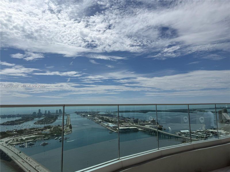 Condo located in Miami, FL showcasing its design and architecture (Image 21). Condo located in Miami, FL showcasing its design and architecture (Image 21).