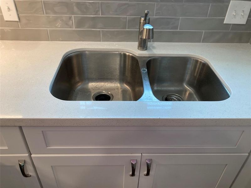 Image 9 of a home in Raburn Reserve 50s.