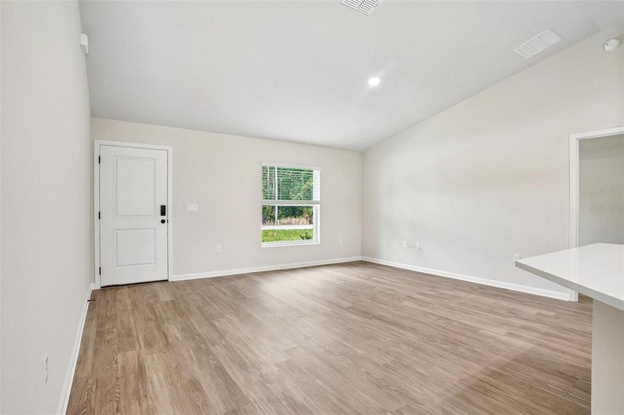 Spacious, unfurnished interior of a new home in , Ocala (Image 17).