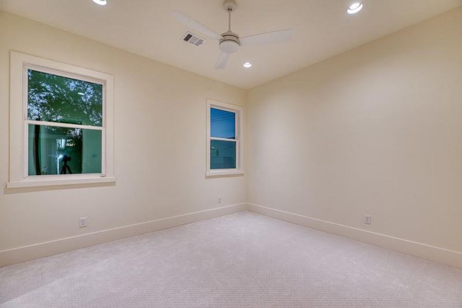 Spacious, unfurnished interior of a new home in , Houston (Image 33).