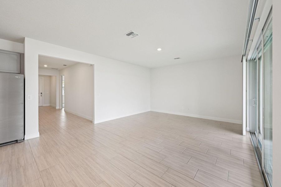 Spacious, unfurnished interior of a new home in Hampton Park - Signature Series, Vero Beach (Image 15). Spacious, unfurnished interior of a new home in Hampton Park - Signature Series, Vero Beach (Image 15).