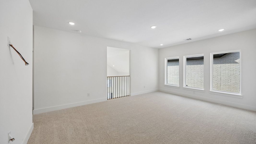 Spacious, unfurnished interior of a new home in Painted Tree 50' Series, McKinney (Image 21).
