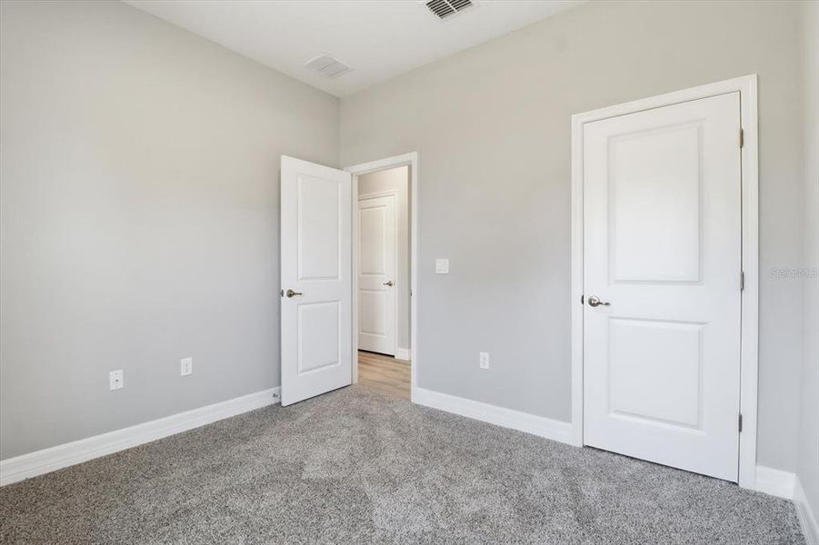 Spacious, unfurnished interior of a new home in , Ocala (Image 18).