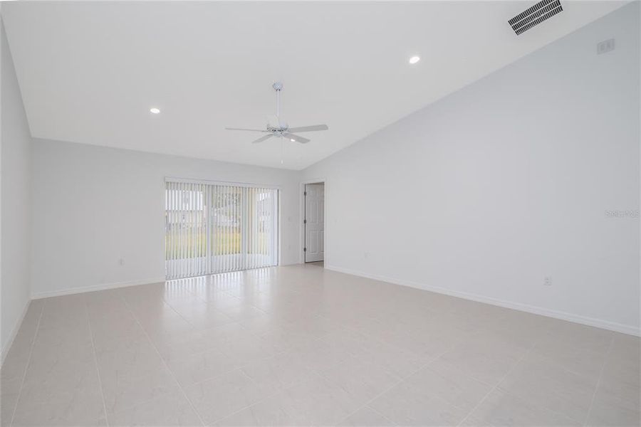 Spacious, unfurnished interior of a new home in , Palm Coast (Image 14).