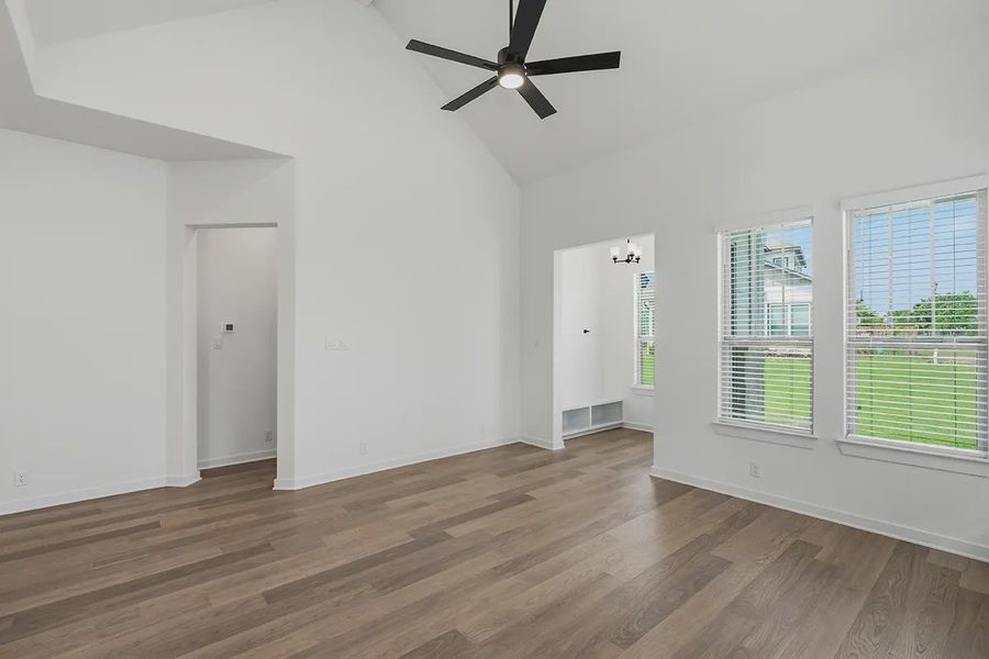 Spacious, unfurnished interior of a new home in The Crossvine, Schertz (Image 28).