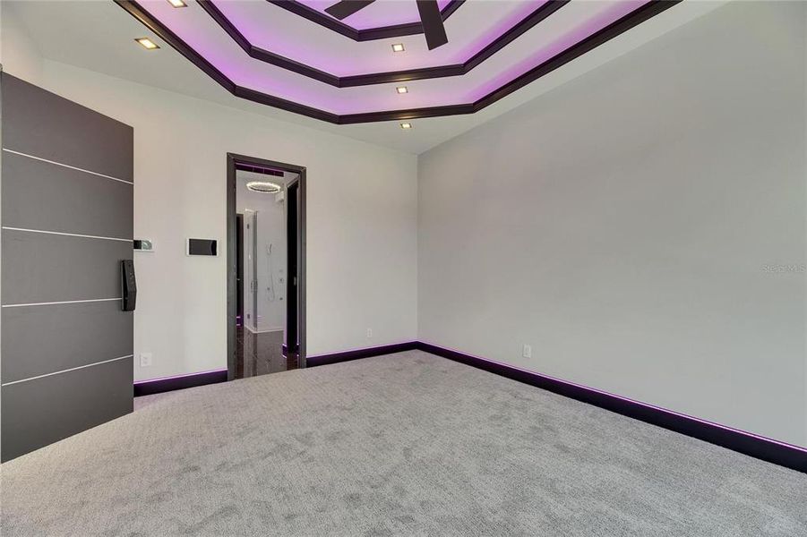 Spacious, unfurnished interior of a new home in , Apollo Beach (Image 20).