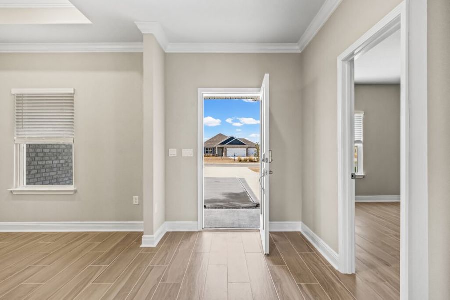 Spacious, unfurnished interior of a new home in Lake Merial, Panama City (Image 26). Spacious, unfurnished interior of a new home in Lake Merial, Panama City (Image 26).