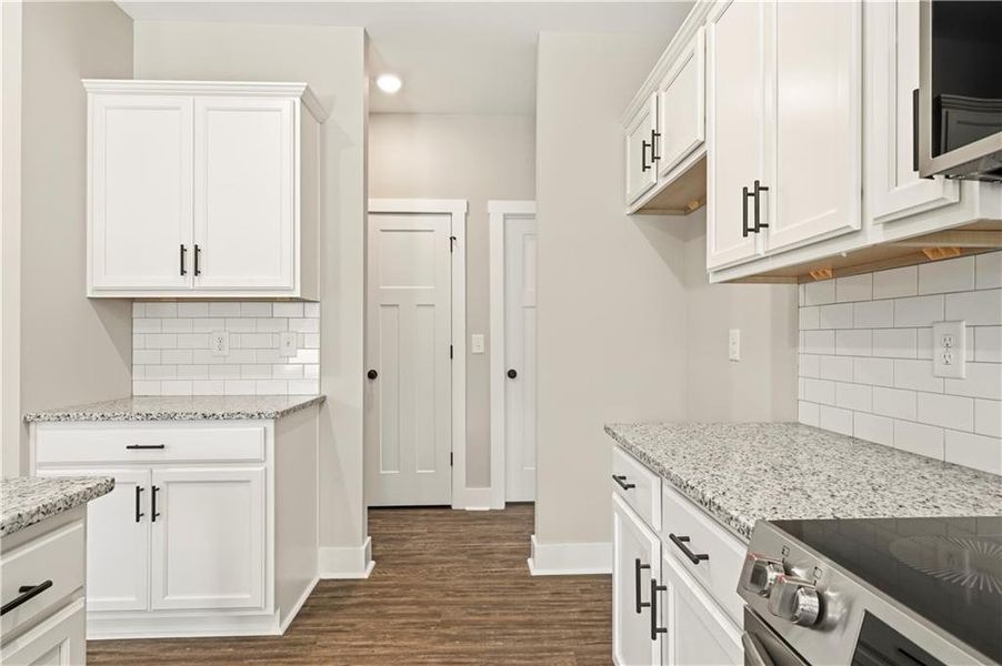 Furnished interior view inside a new home in Benson Estates, Dallas (Image 7).