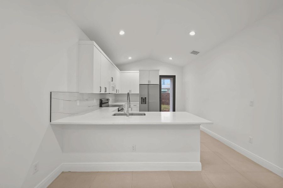 633 55th Street - 21.jpg-SMALL 633 55th Street - 21.jpg-SMALL