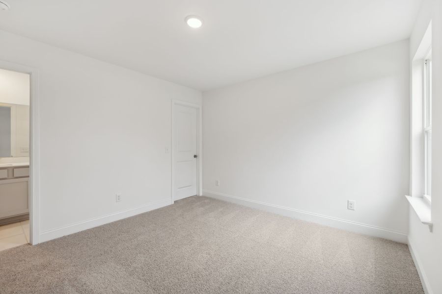 Spacious, unfurnished interior of a new home in Willow Landing, Mount Juliet (Image 40).