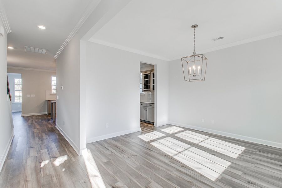 Spacious, unfurnished interior of a new home in Hendrix Farms, Lexington (Image 16).
