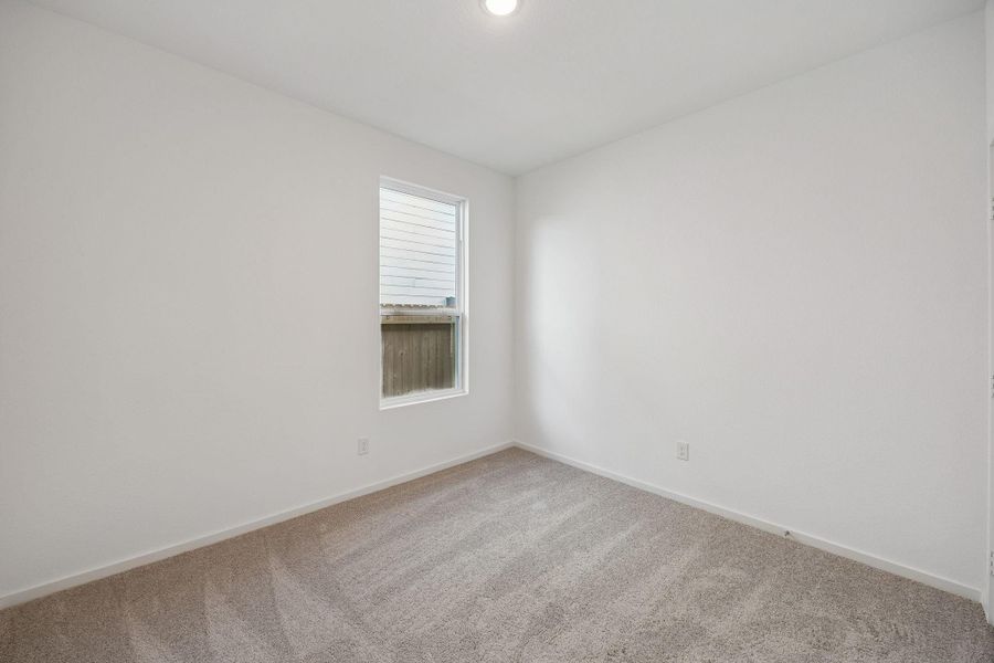 Spacious, unfurnished interior of a new home in Stokesbury, Waller (Image 24).