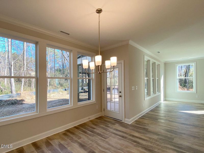 LV18 Dining to Living LV18 Dining to Living