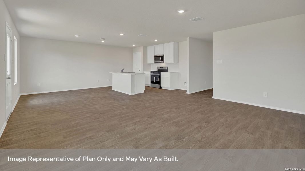 Spacious, unfurnished interior of a new home in Navarro Fields, Seguin (Image 15).